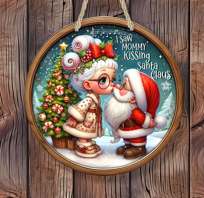 Decorative plate with cartoon Santa Claus and Mrs. Claus kissing, Christmas tree in the background, on a wooden surface.