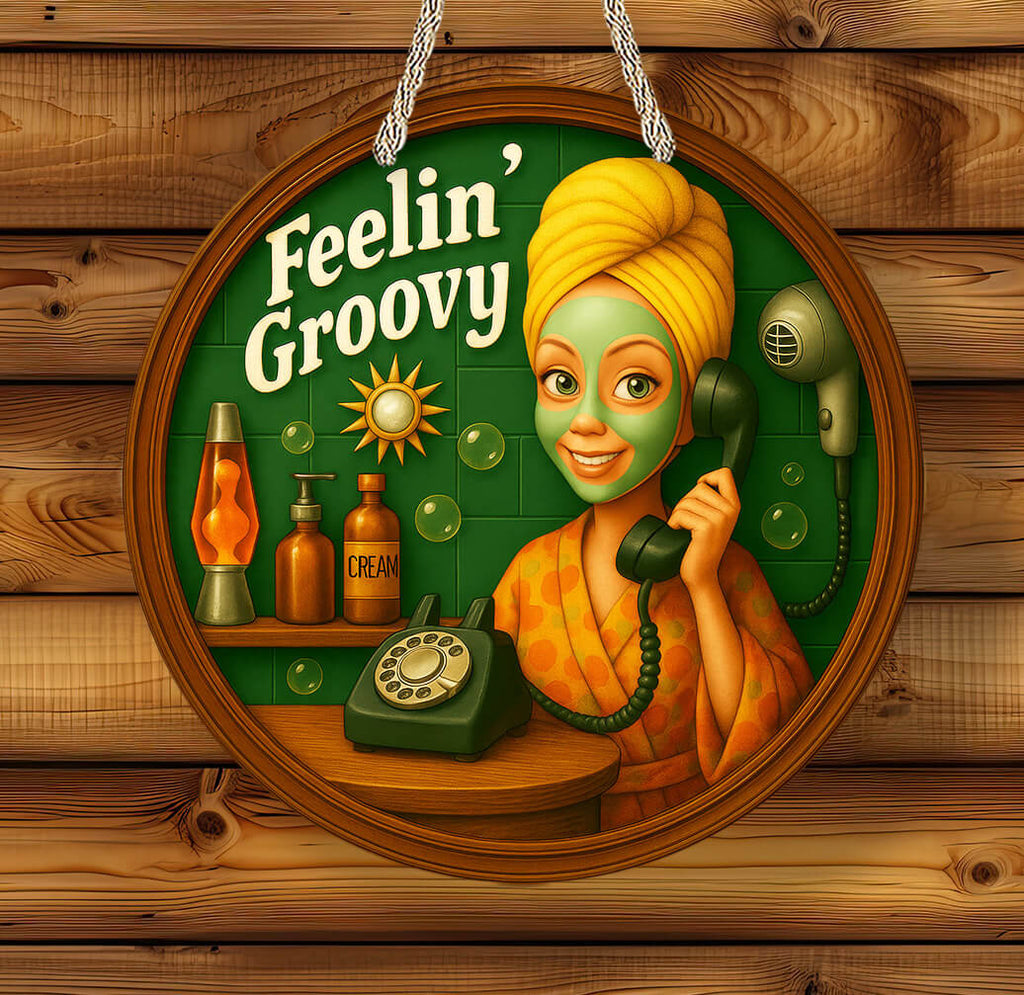 Retro 70s Feelin’ Groovy Bathroom Wall Sign – Vintage Spa Décor with Lava Lamp, Rotary Phone & Mid-Century Charm - Personalized Kreation
