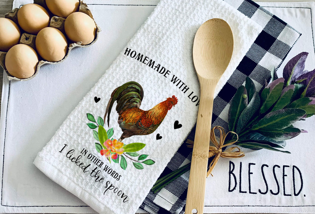 Rustic farmhouse kitchen towels featuring a vibrant rooster design with floral accents. Funny chicken-themed dish towels made from absorbent 16x24 inch microfiber perfect for farmhouse decor, country-style kitchens, and unique gifts for chicken lovers - Personalized Kreation