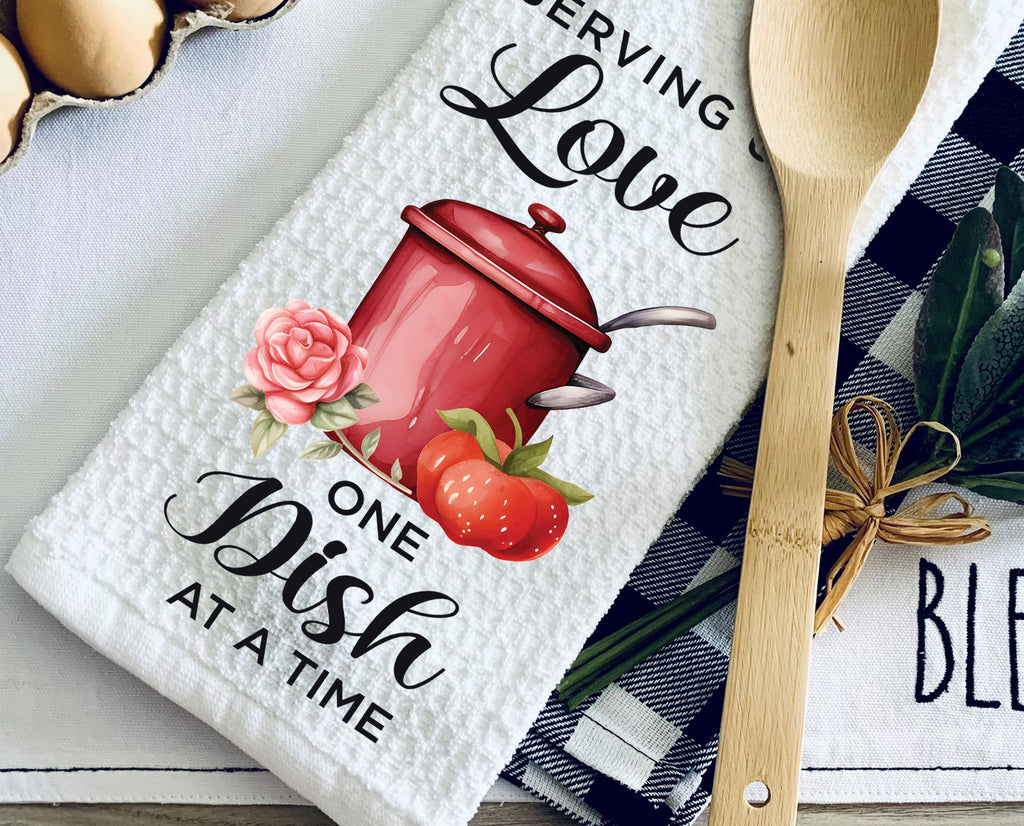 Love Served Daily kitchen towel with a rustic farmhouse pitcher, floral design, and heart accents. Perfect Valentine’s Day decor, housewarming gift, or romantic kitchen accessory. Soft, absorbent, machine washable, and ideal for everyday use